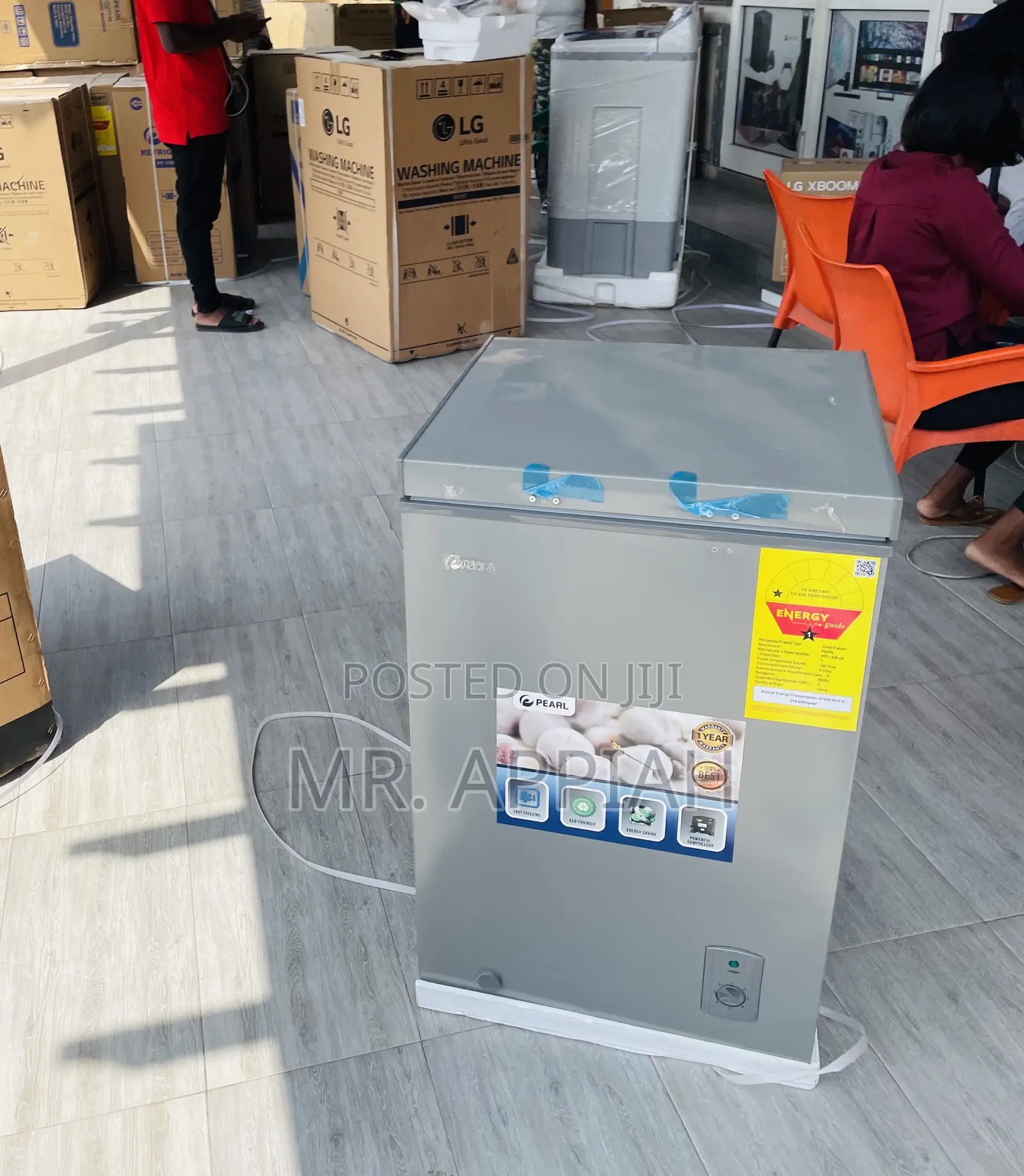 Choose Unique Pearl 100 Liters Electric Chest Freezer.