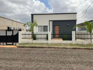 3bdrm House in Oyarifa, Ghana Flag for sale