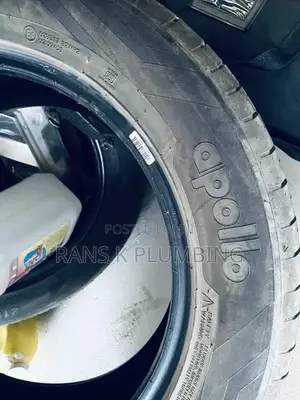 215/60 R17 Tire for Sale