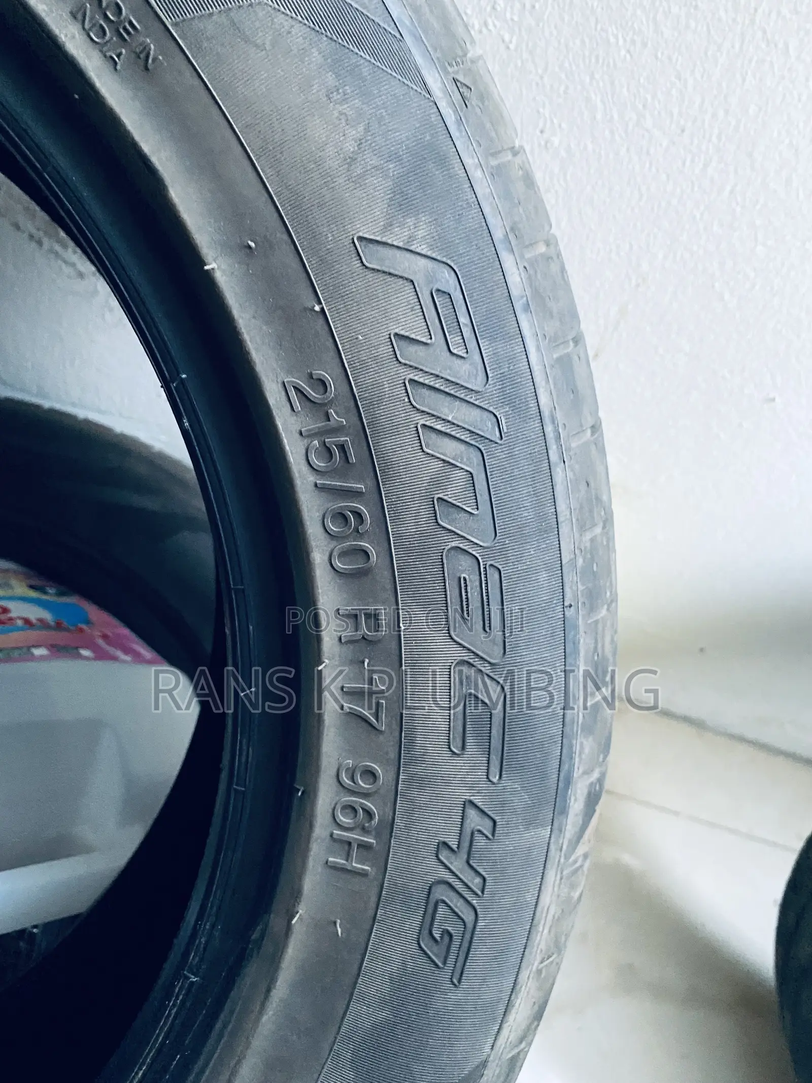 215/60 R17 Tire for Sale