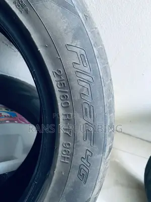 215/60 R17 Tire for Sale