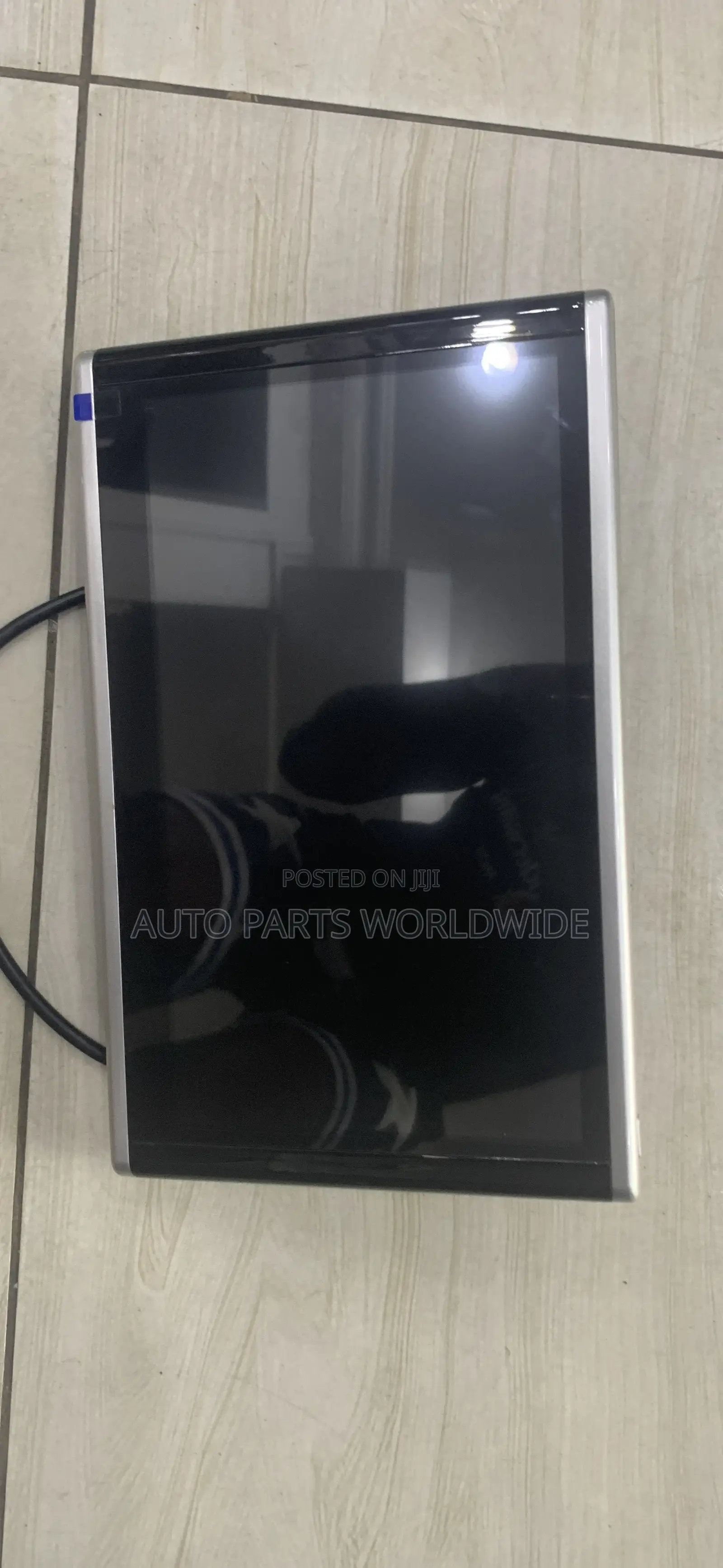 Universal Rear Screen for All Cars