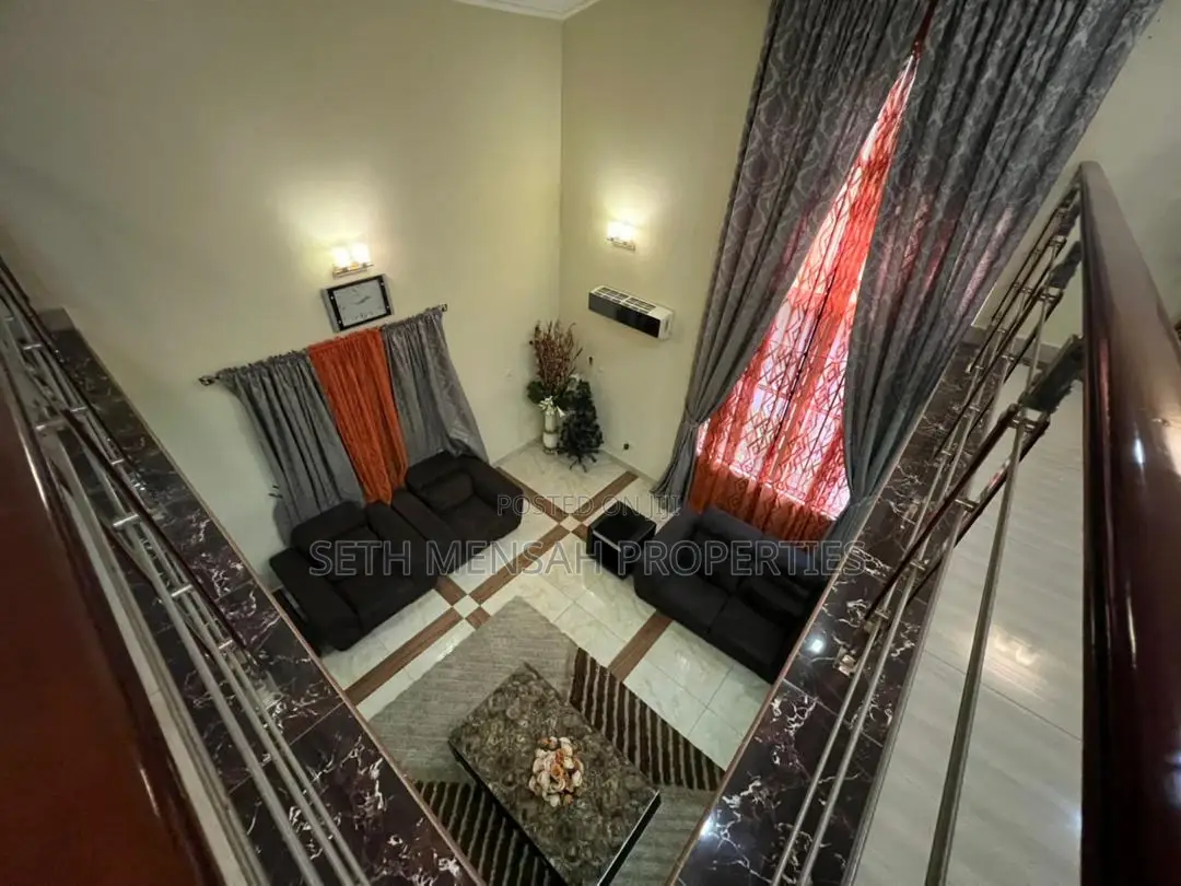 5bdrm Mansion in Skm, Weija for sale