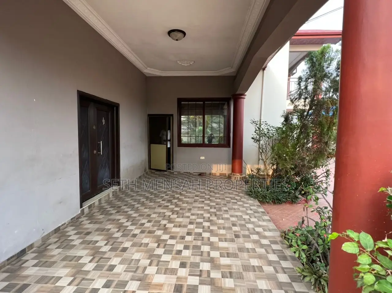 5bdrm Mansion in Skm, Weija for sale