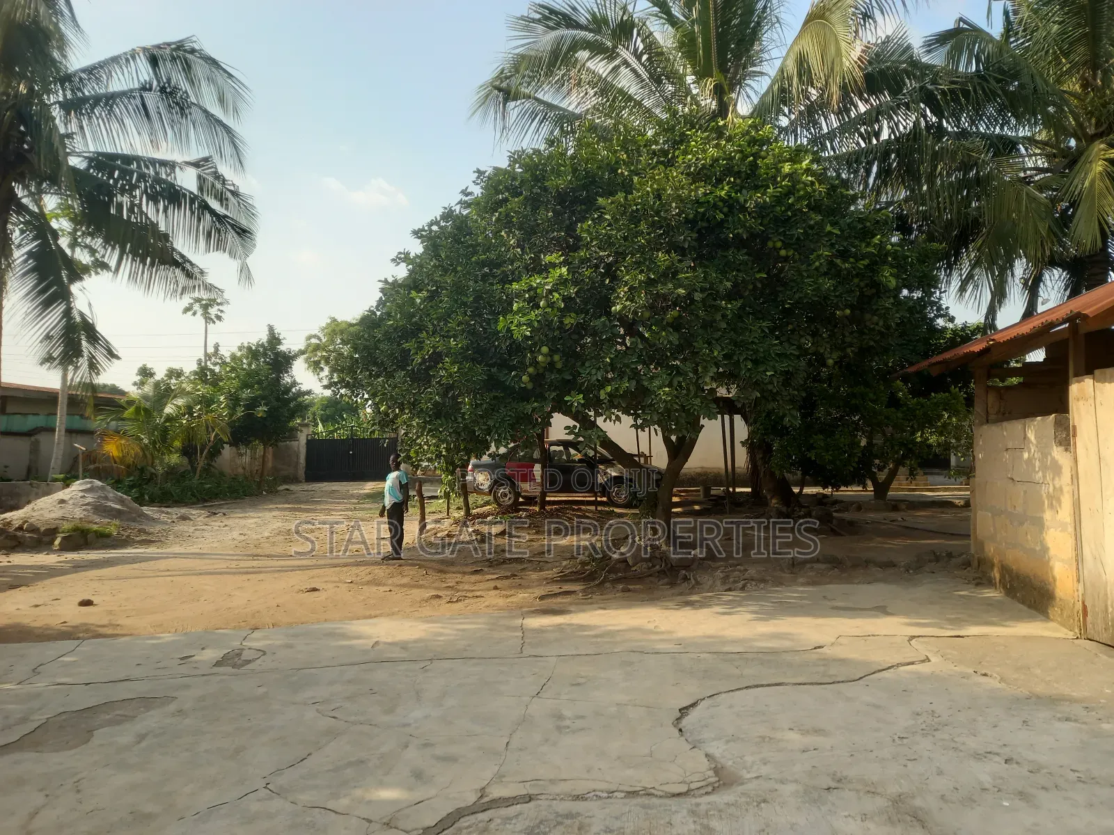 8bdrm House in Kenyasi Adwumam, Kumasi Metropolitan for sale
