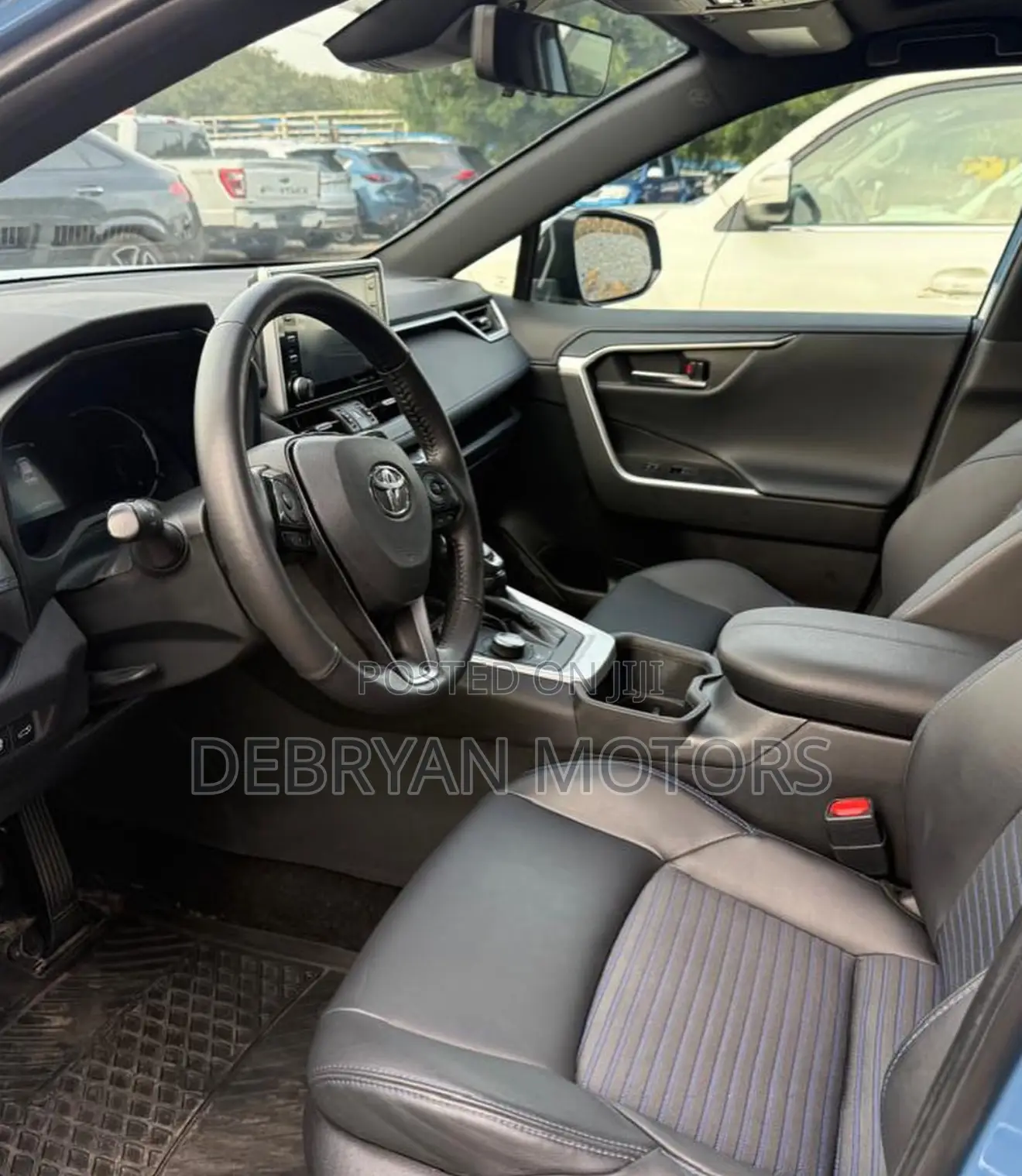 Toyota RAV4 2022 Blue
