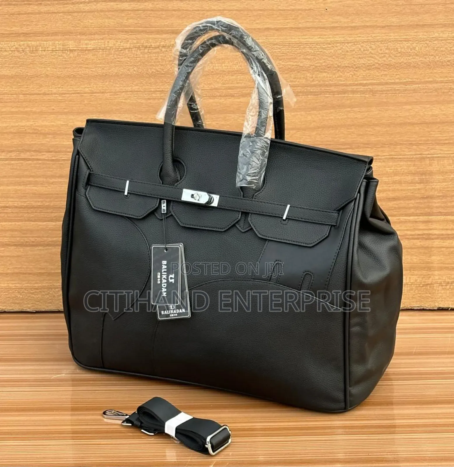 Travelling Bags - Very Quality