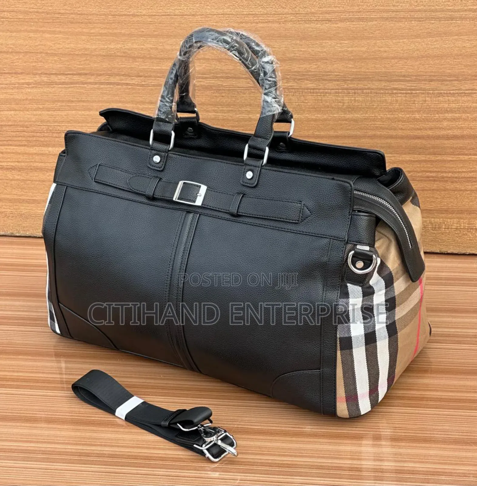Travelling Bags - Very Quality