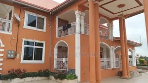7bdrm House in Apromase, Kumasi Metropolitan for sale