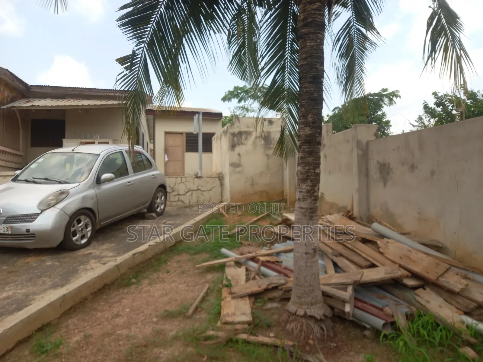 8bdrm House in Ejisu Adadientem for sale