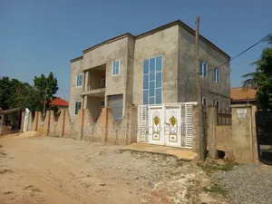 11bdrm House in Fawoade, Kumasi Metropolitan for sale
