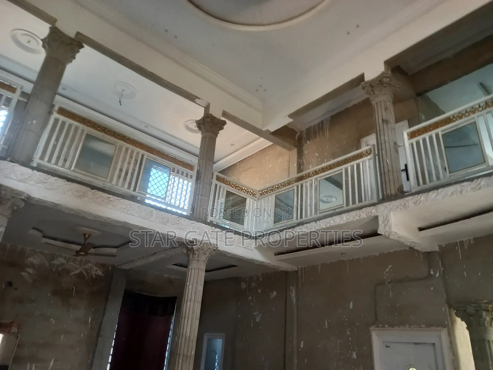 11bdrm House in Fawoade, Kumasi Metropolitan for sale