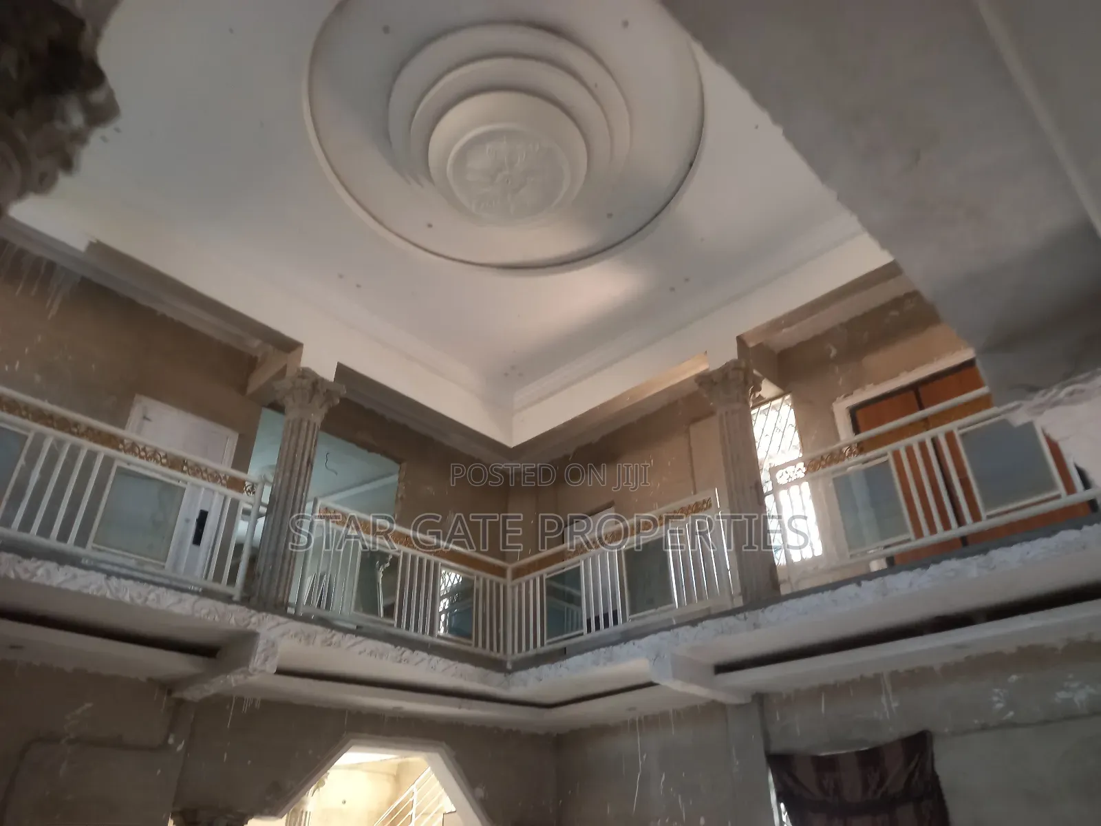 11bdrm House in Fawoade, Kumasi Metropolitan for sale