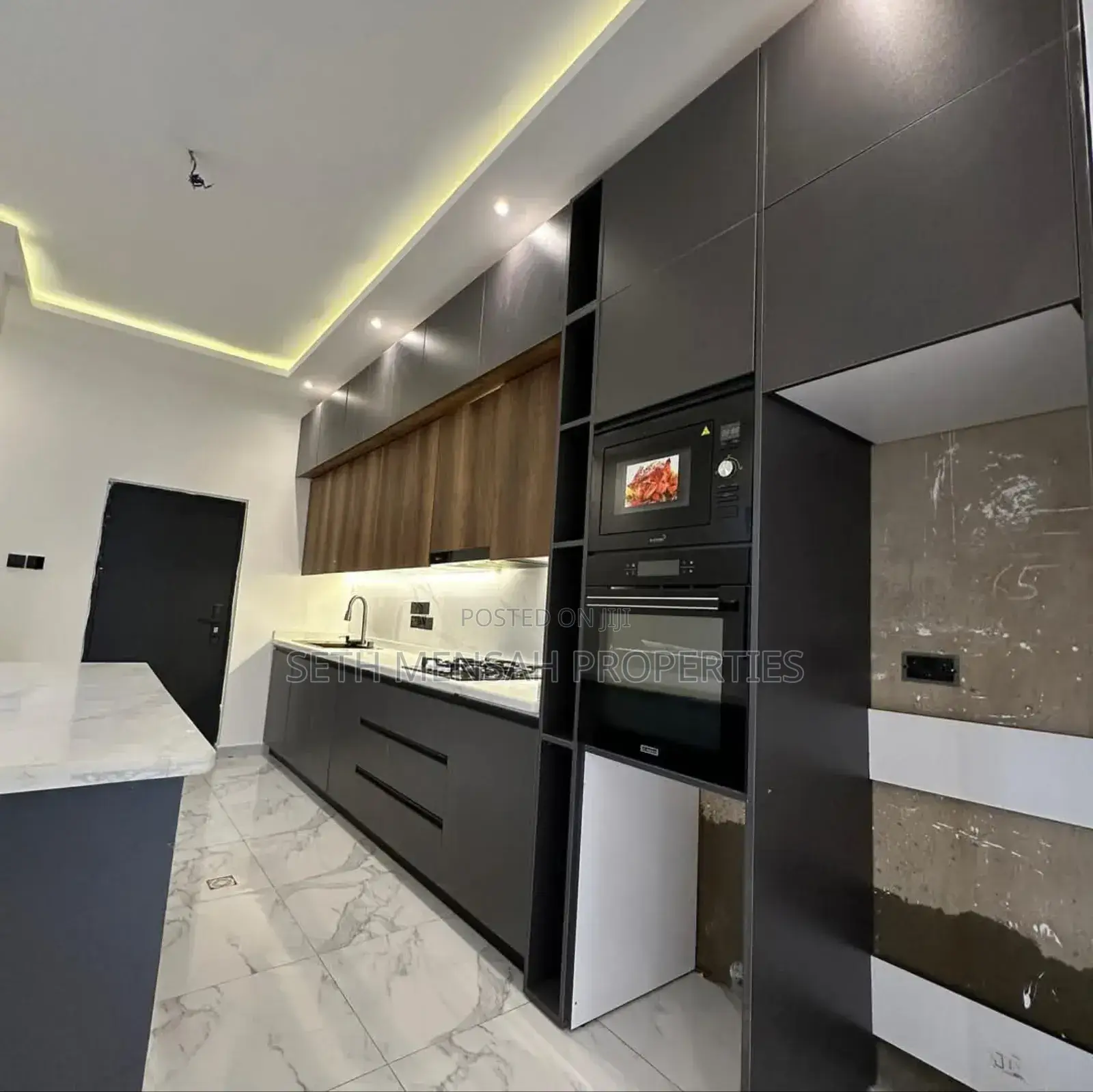 3bdrm House in Skm Properties, Adenta for sale