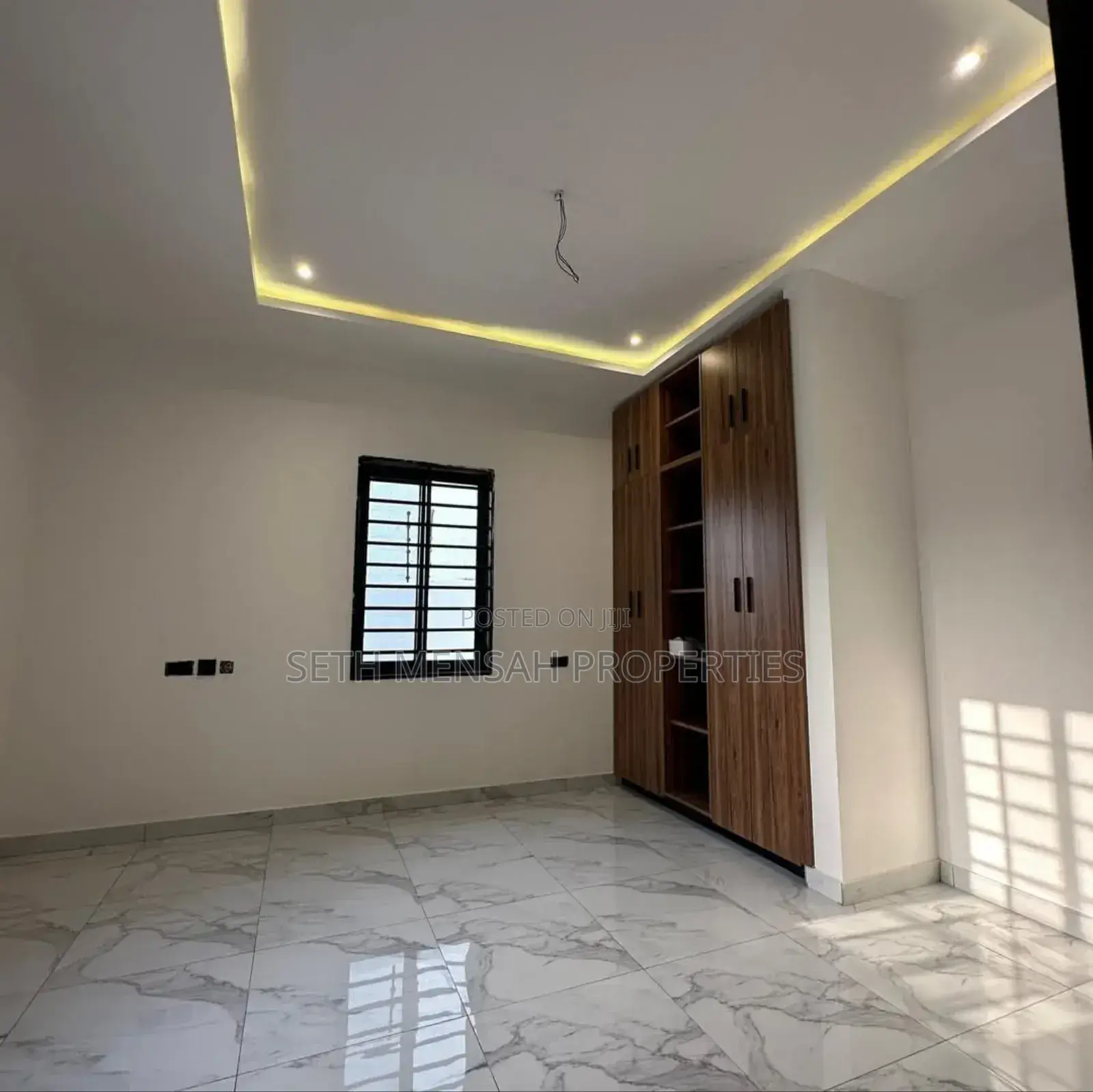3bdrm House in Skm Properties, Adenta for sale