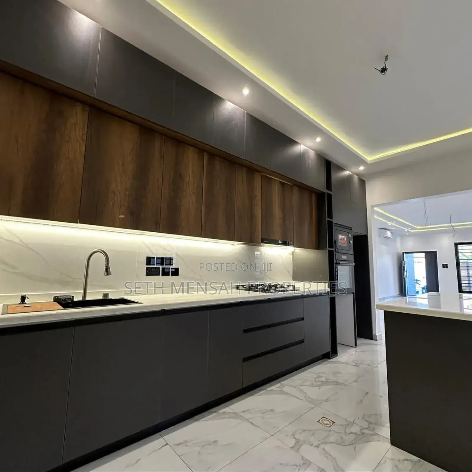 3bdrm House in Skm Properties, Adenta for sale