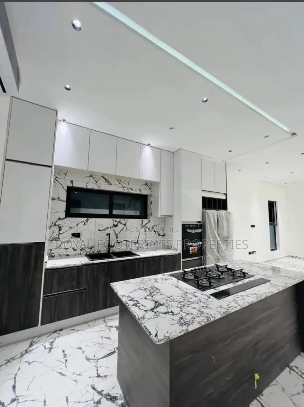 4bdrm House in Luxelooks Properties, Ashaley Botwe for sale