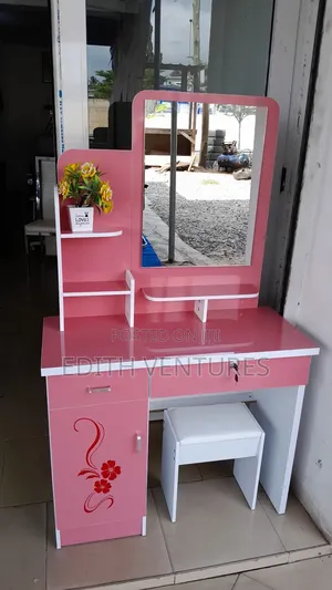 Pinky Dresser