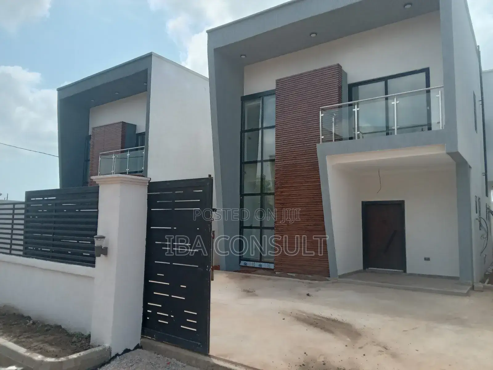 3bdrm Townhouse/Terrace In East Airport, Spintex For Sale