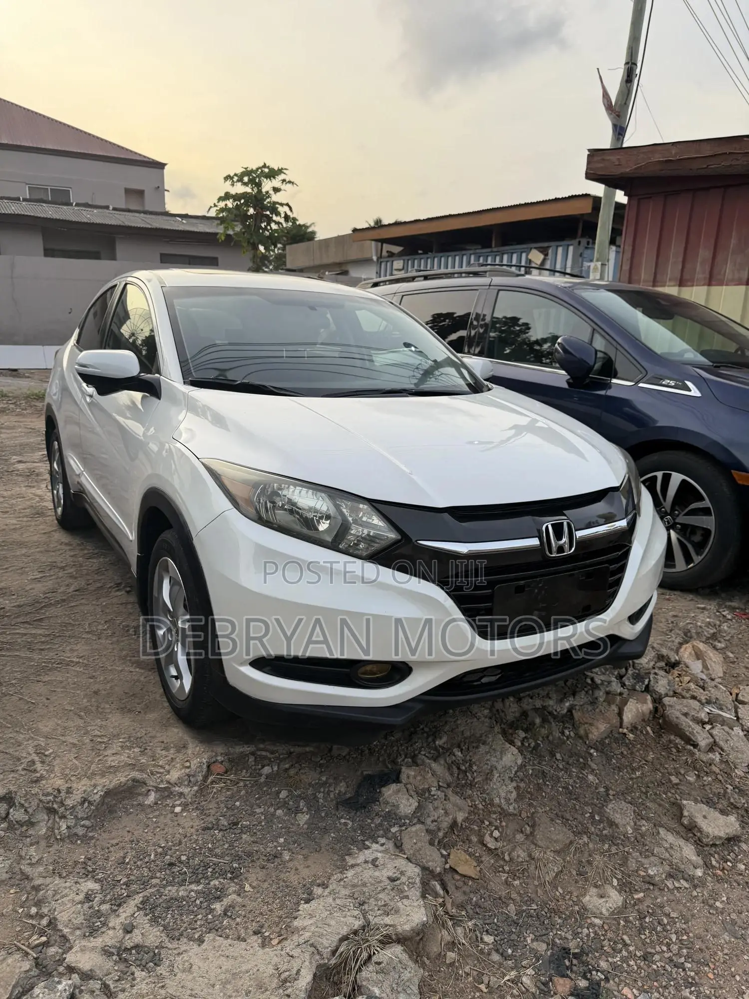 Honda HR-V 4dr SUV (1.5L 4cyl CVT) 2016 White