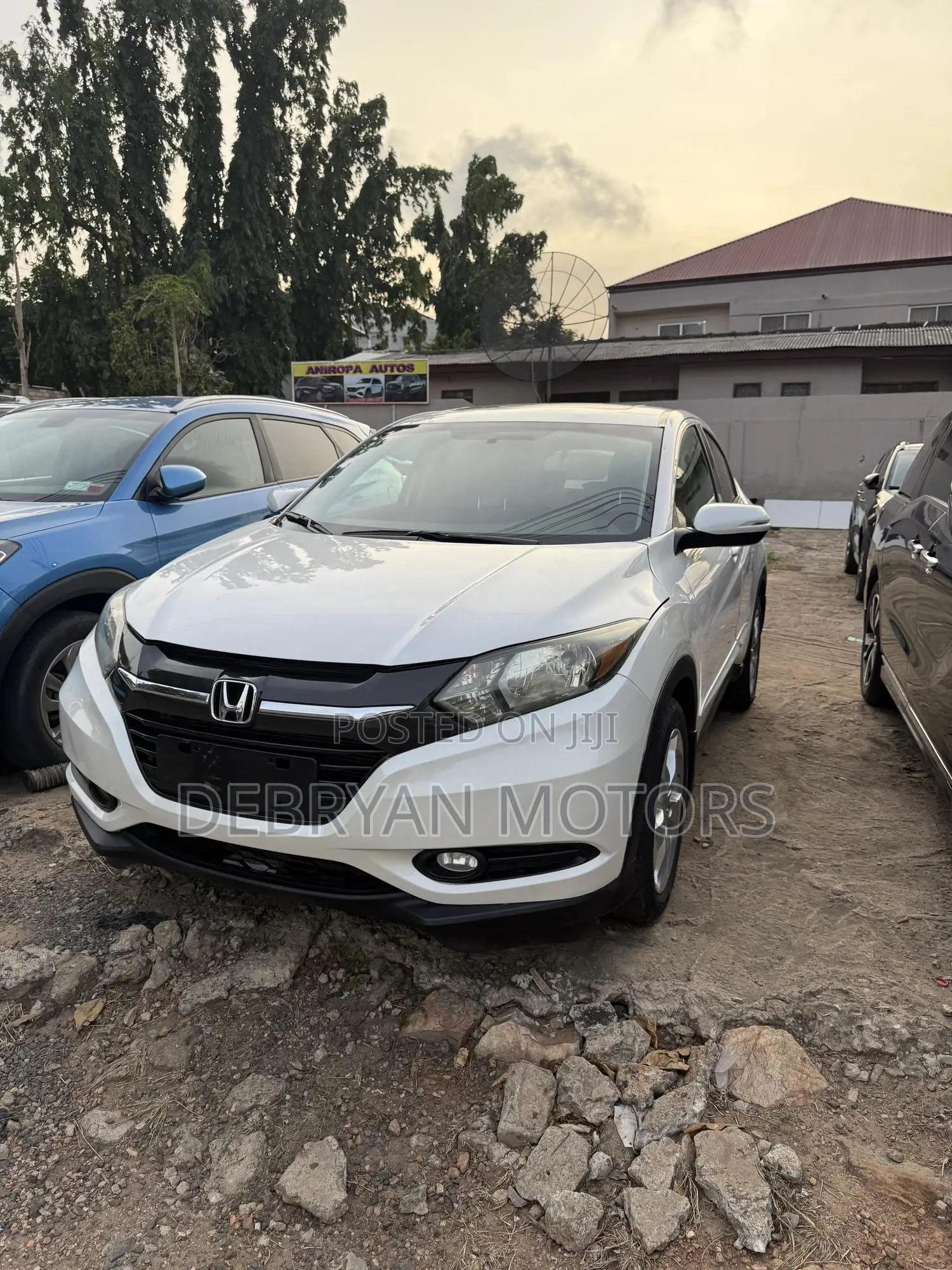 Honda HR-V 4dr SUV (1.5L 4cyl CVT) 2016 White