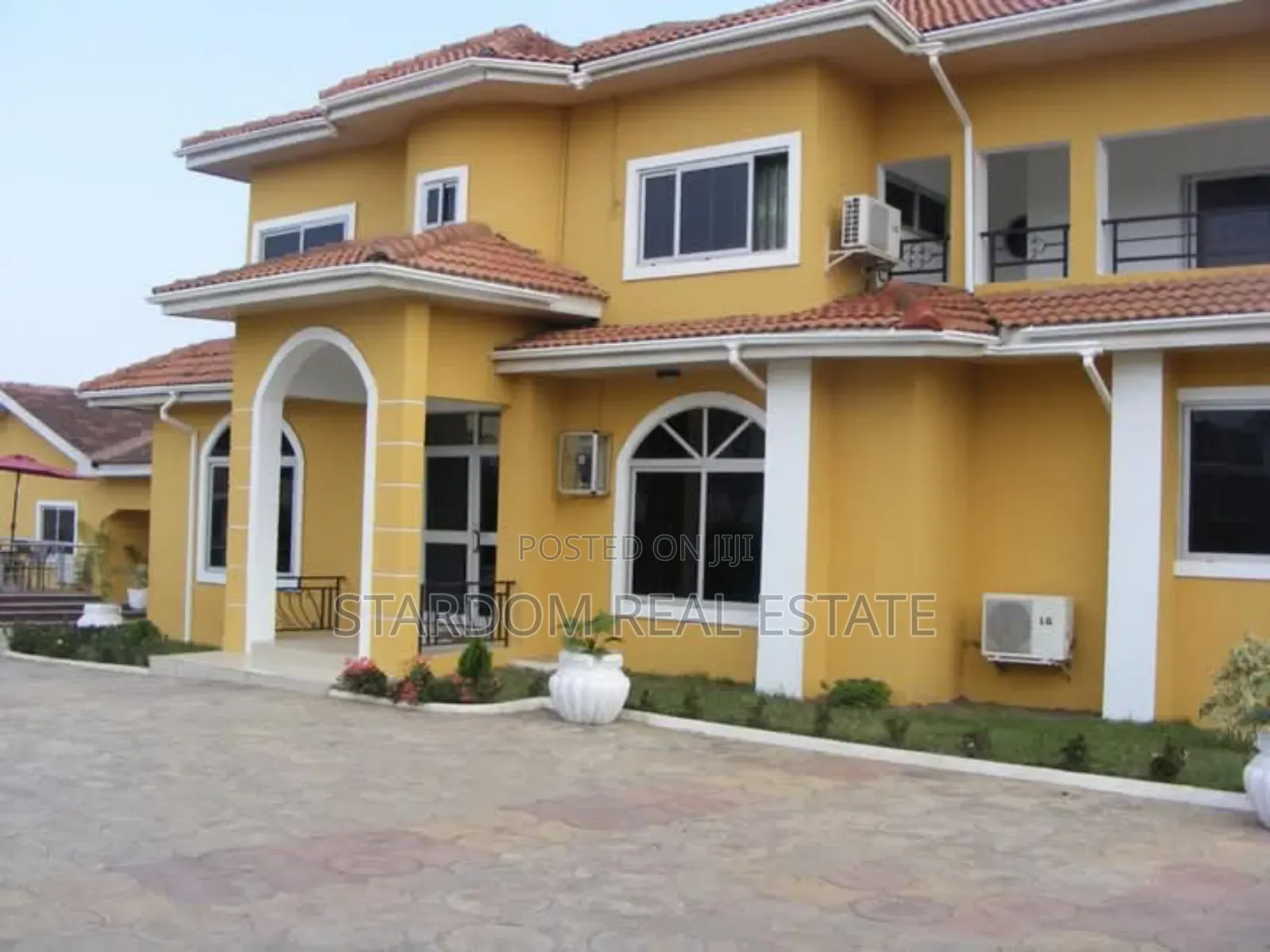 Furnished 5bdrm Mansion in American House for rent