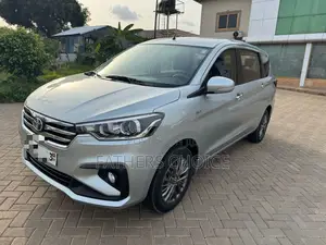 Toyota Rumion 1.5 FWD 2022 Silver