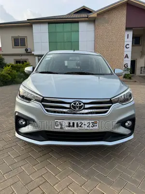 Toyota Rumion 1.5 FWD 2022 Silver