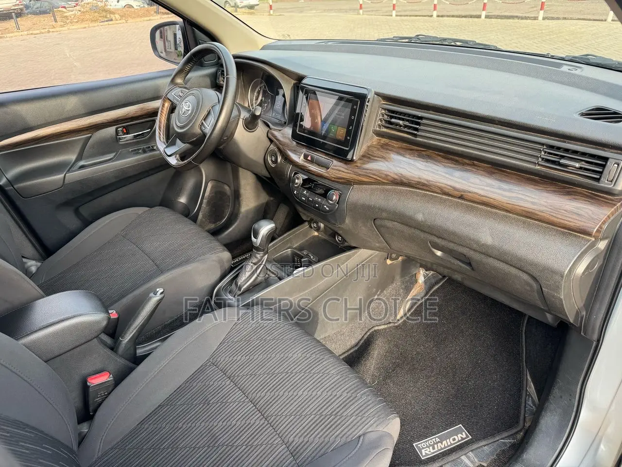 Toyota Rumion 1.5 FWD 2022 Silver