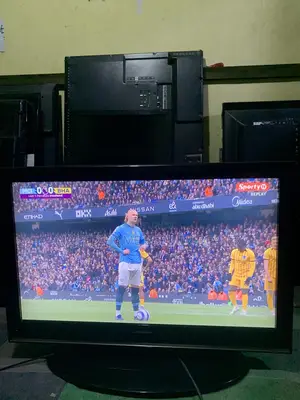 38inches LCD Display Television