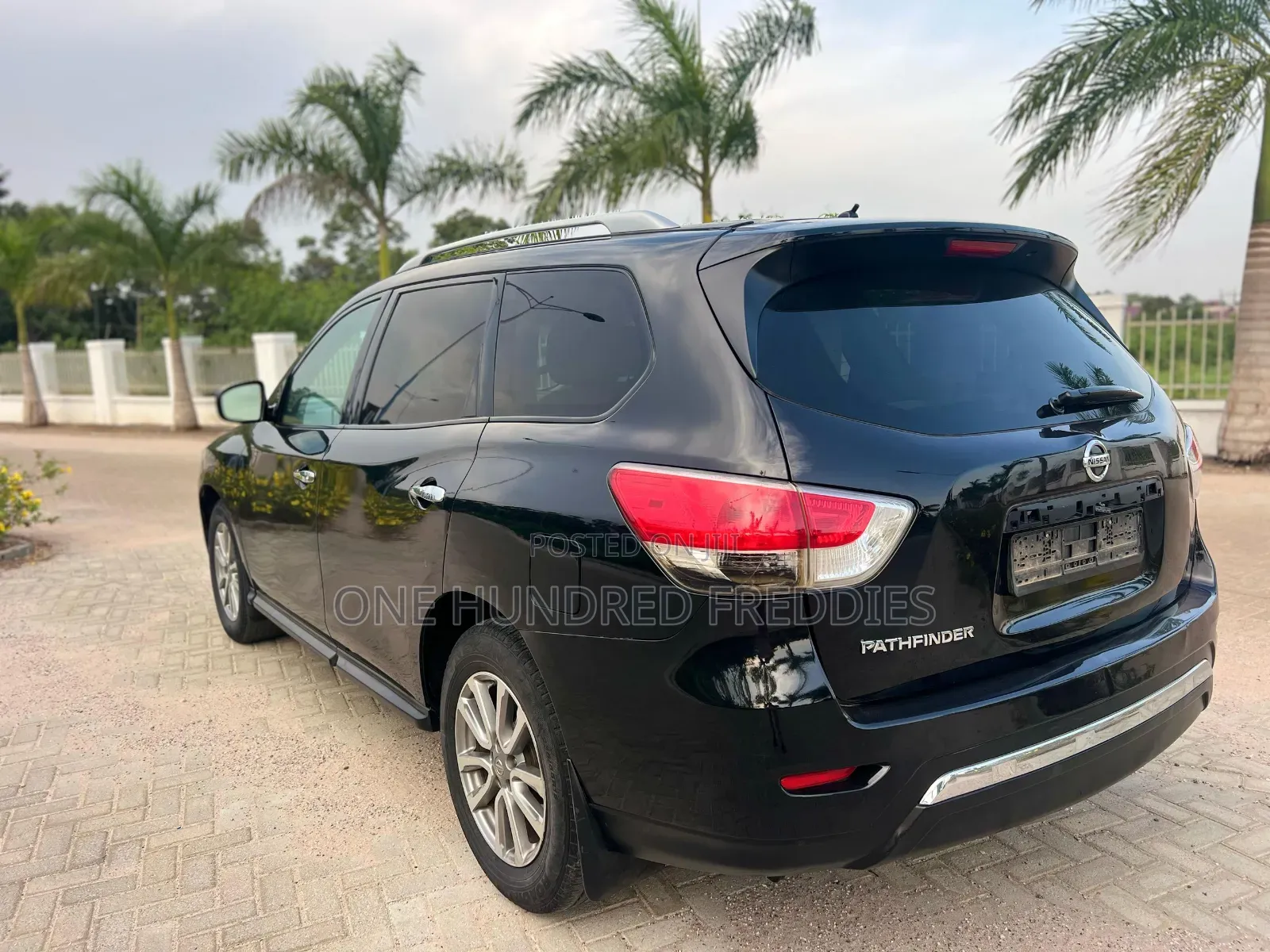 Nissan Pathfinder S 4dr 4x4 (3.5L 6cyl) 2016 Black