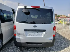 Nissan Caravan (Urvan) 2010 Silver