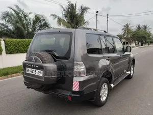Mitsubishi Pajero 2009 Gray