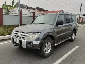 Mitsubishi Pajero 2009 Gray