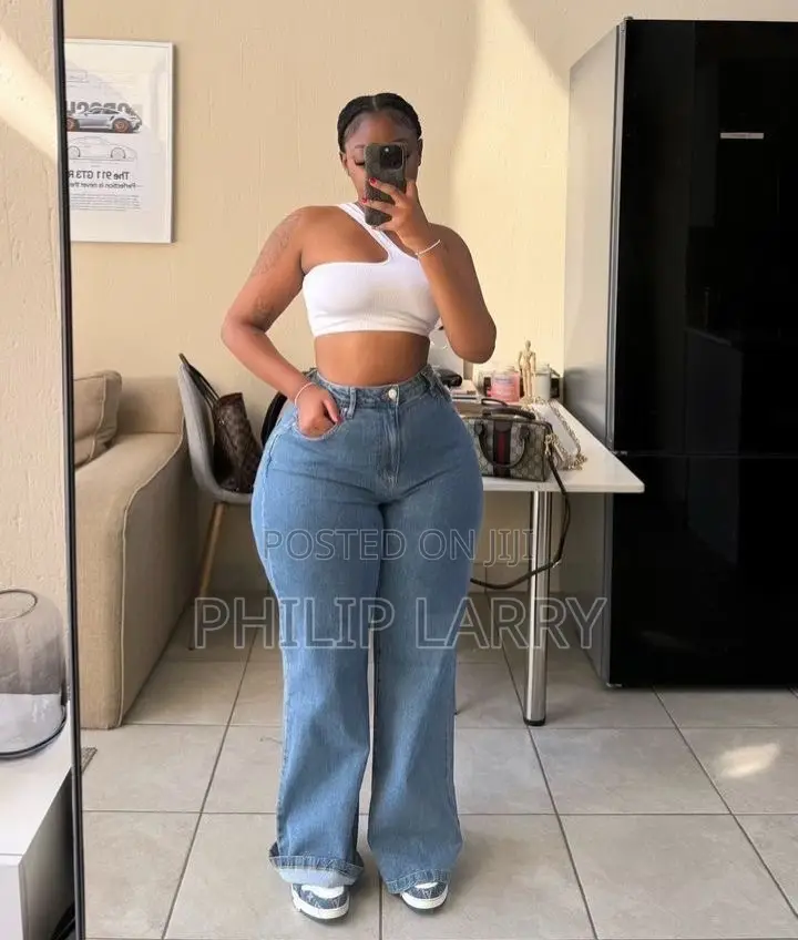 Wide Straight Legs Jeans