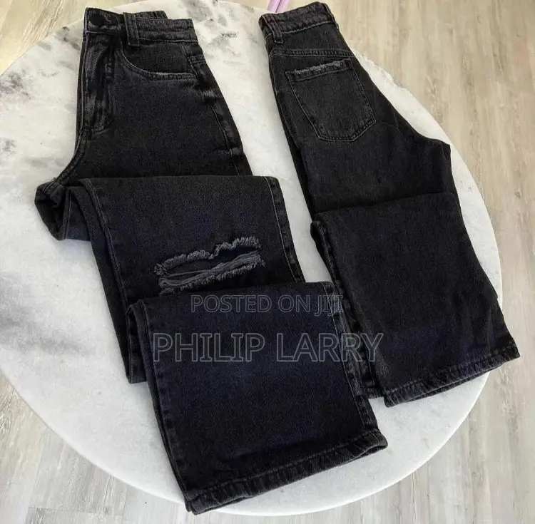 Wide Straight Legs Jeans