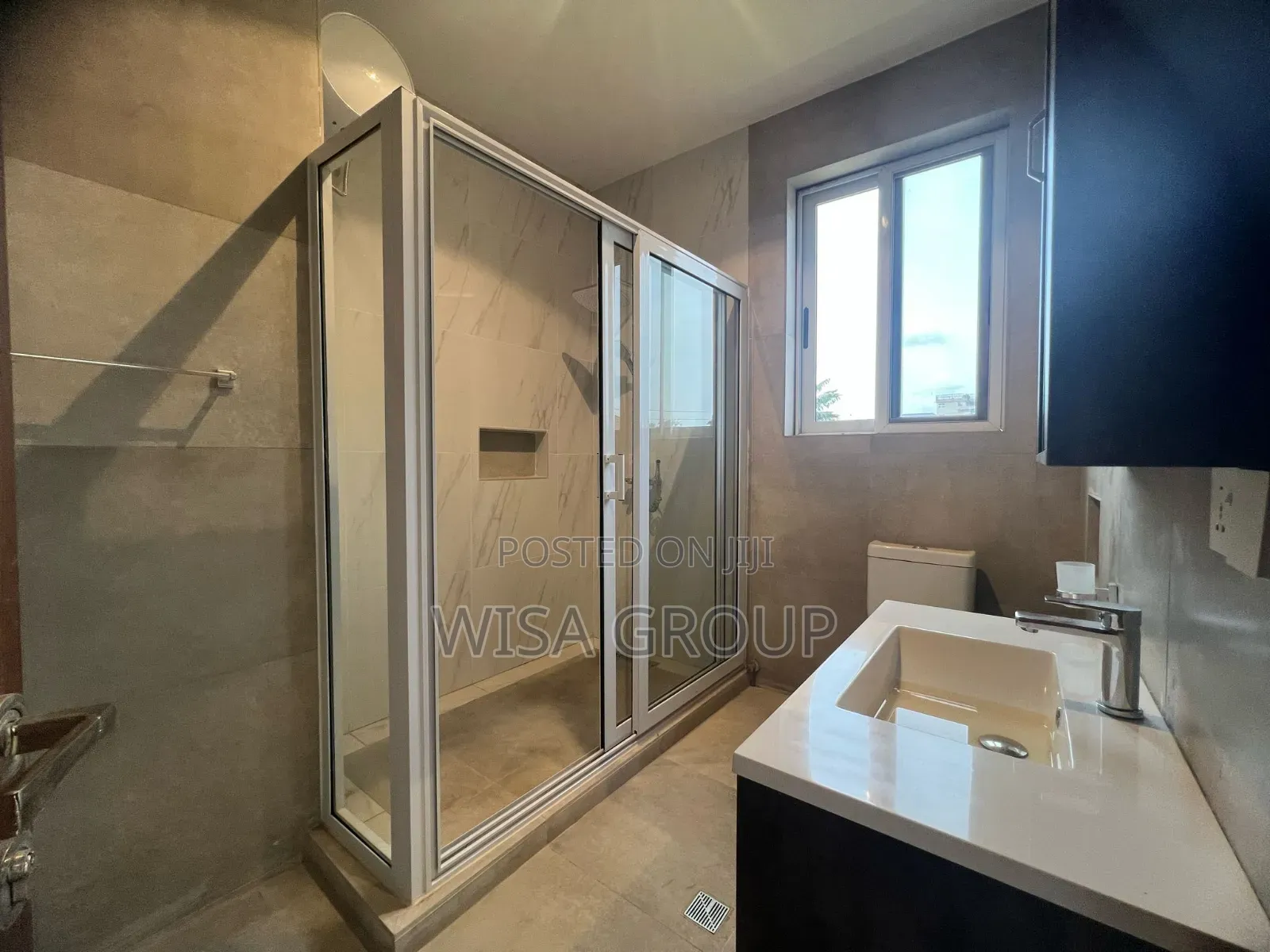 3bdrm Apartment in Wisa Group, Ablekuma for rent