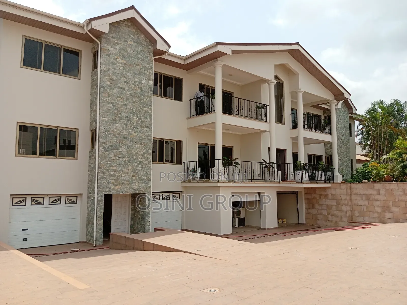 Furnished 3bdrm Apartment in A&C Mall Area for rent