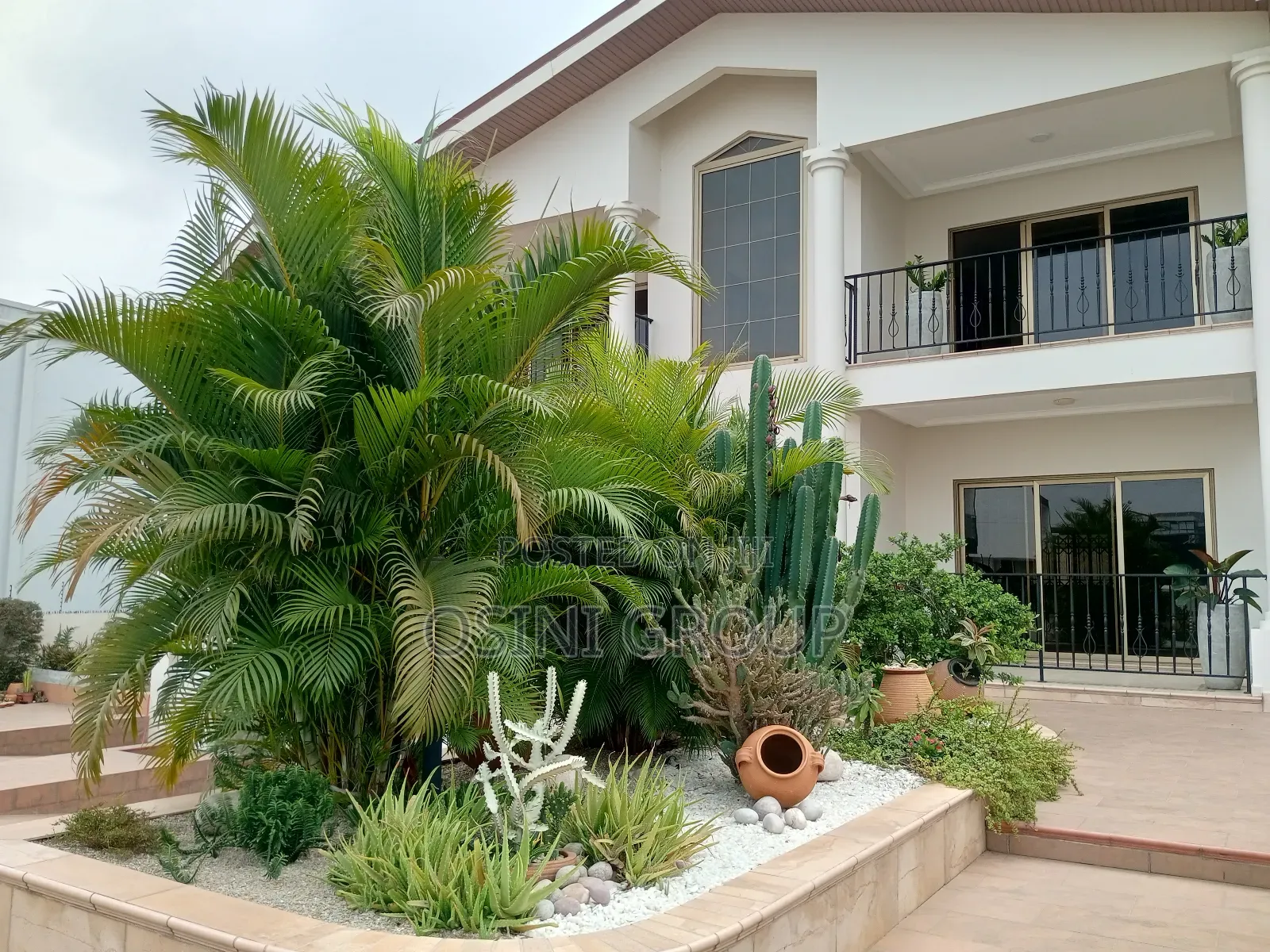 Furnished 3bdrm Apartment in A&C Mall Area for rent
