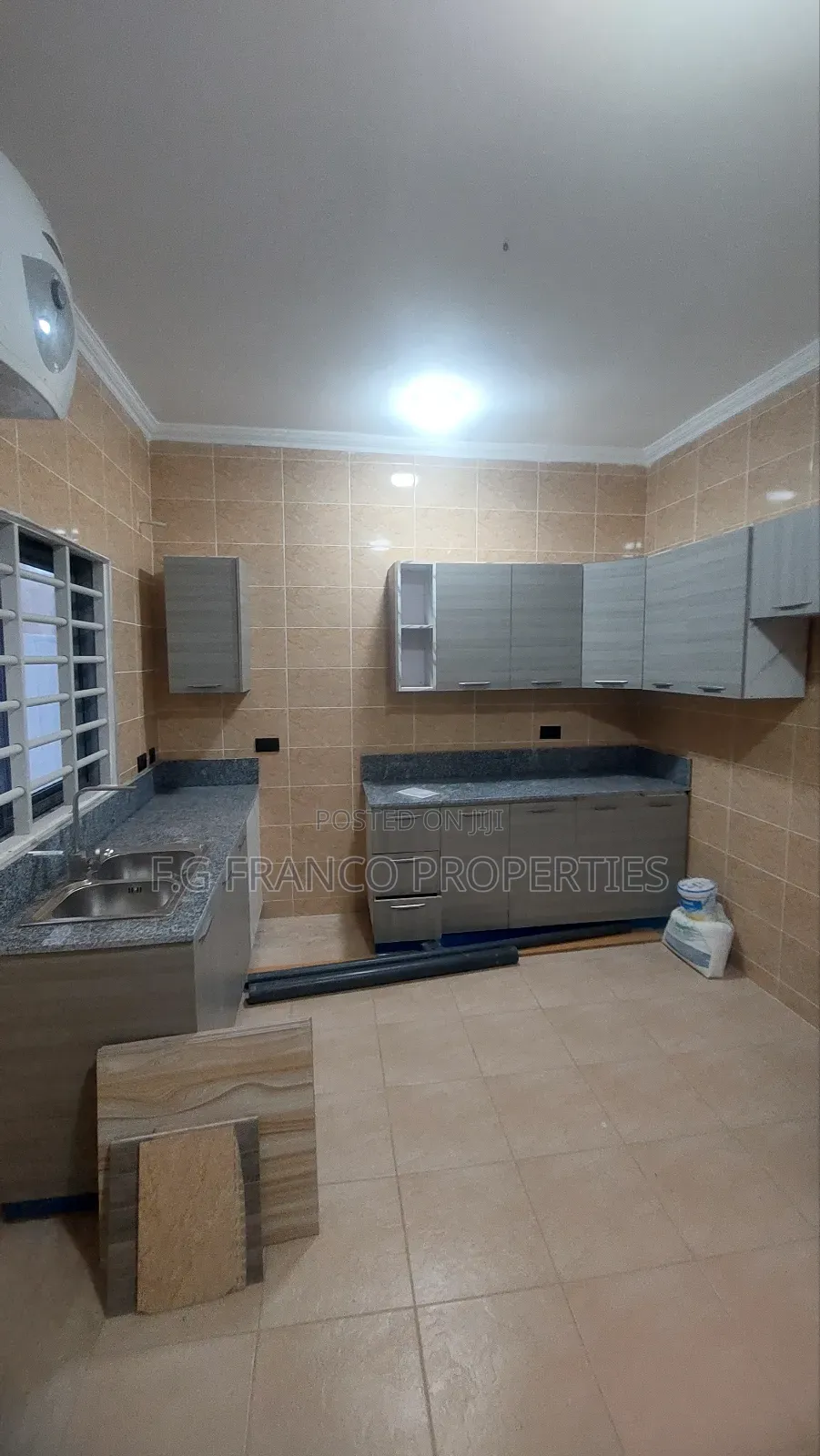 3bdrm House in Kg.Franco Properties, Spintex for sale