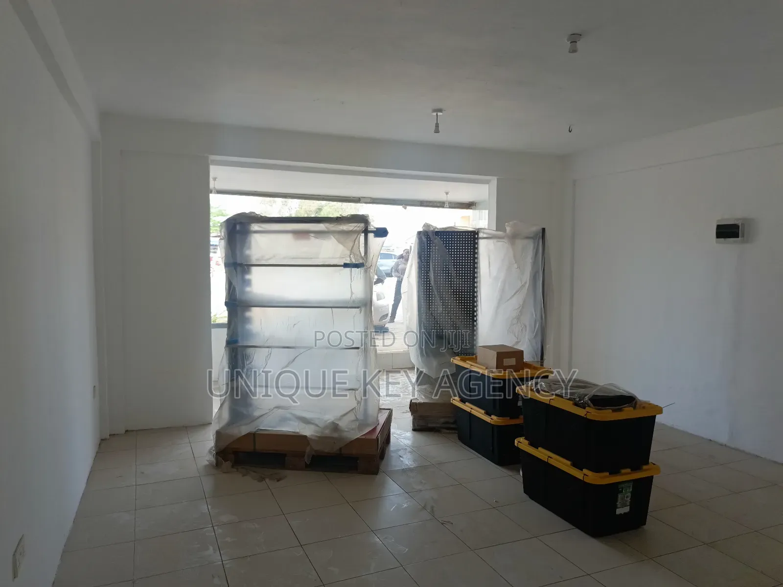Shop to Let in Spintex
