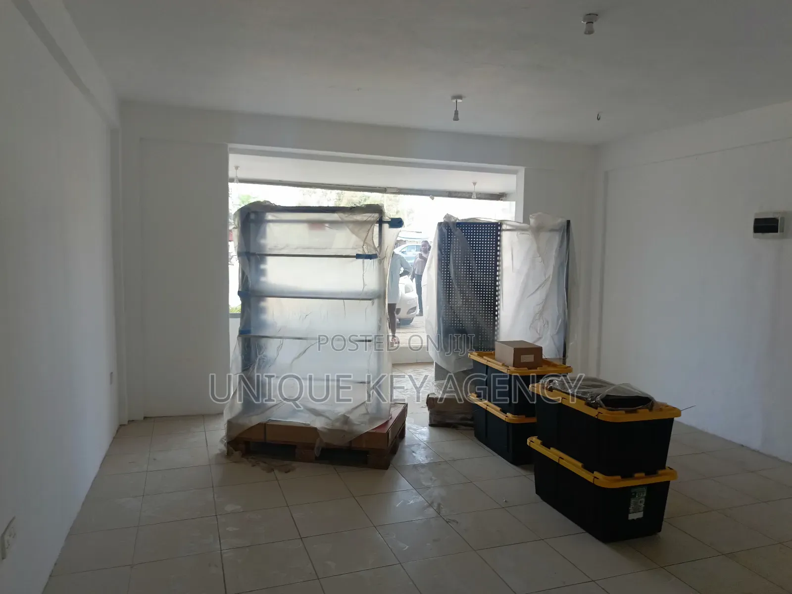 Shop to Let in Spintex