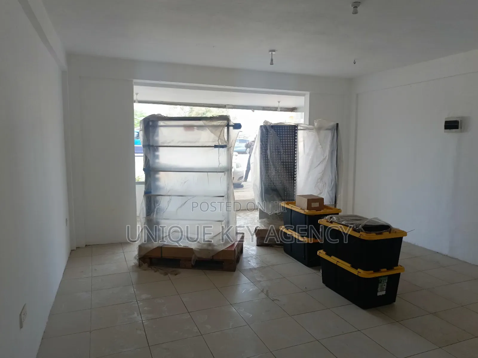 Shop to Let in Spintex