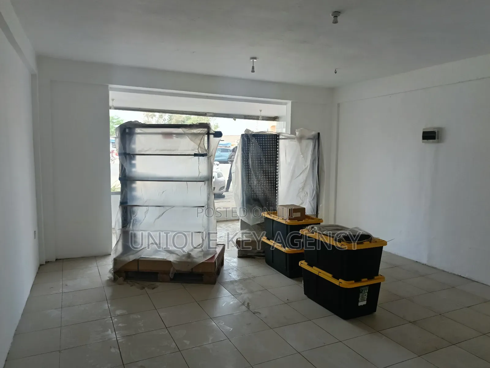 Shop to Let in Spintex