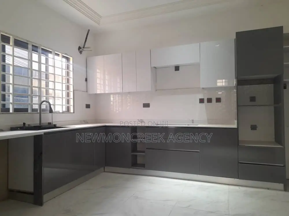4bdrm Duplex in East Legon Ips, Accra Metropolitan for sale