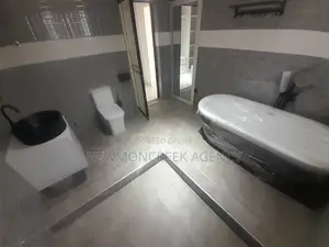4bdrm Duplex in East Legon Ips, Accra Metropolitan for sale