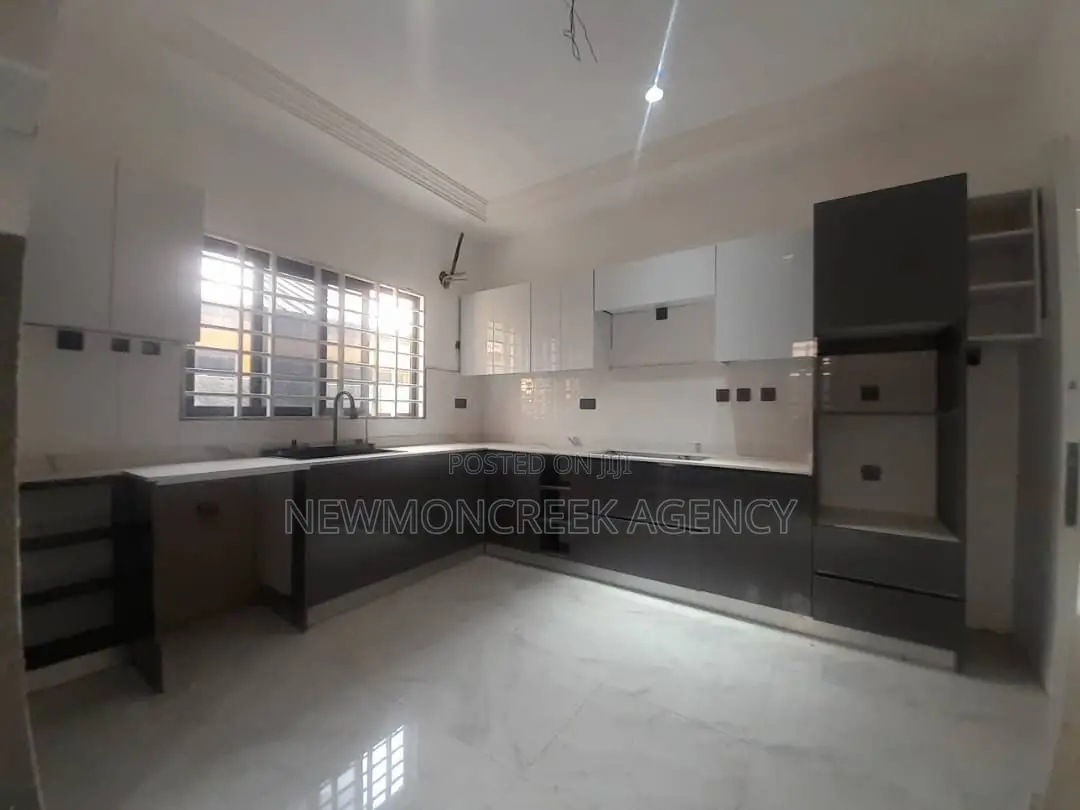 4bdrm Duplex in East Legon Ips, Accra Metropolitan for sale