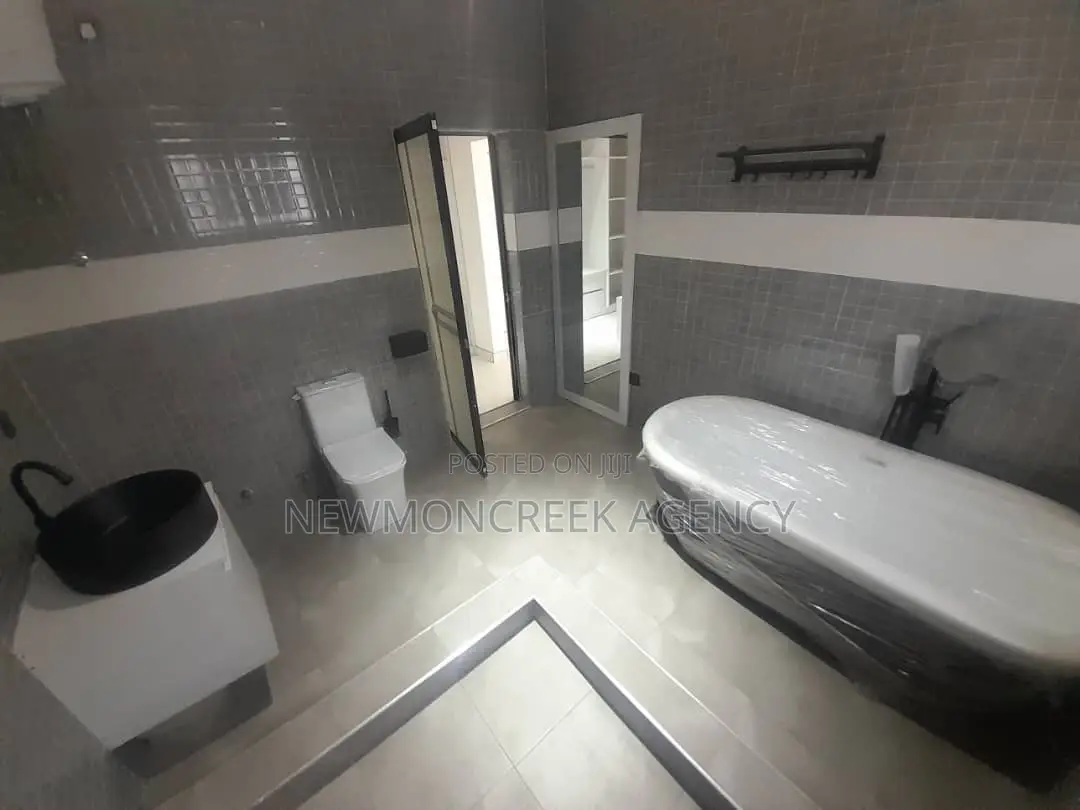 4bdrm Duplex in East Legon Ips, Accra Metropolitan for sale