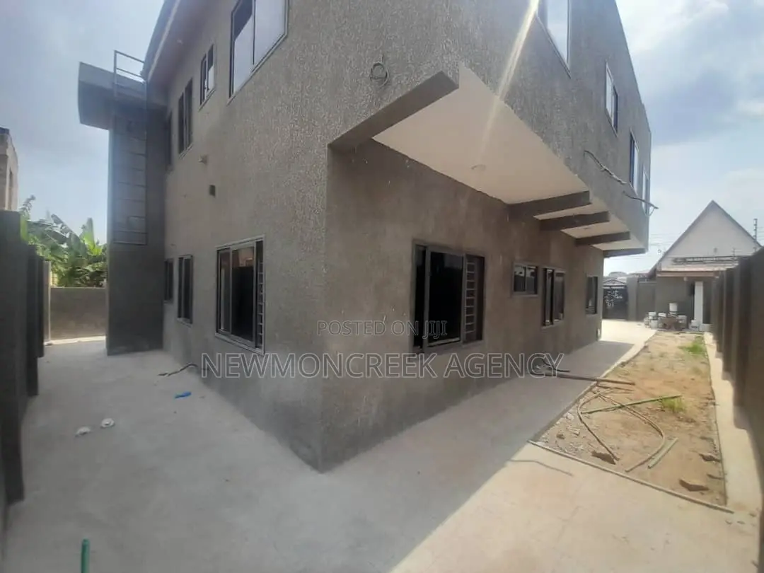 4bdrm Duplex in East Legon Ips, Accra Metropolitan for sale