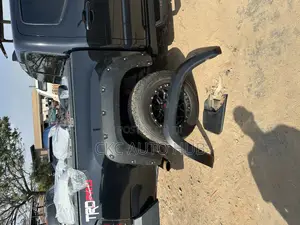 Tacoma 2016 To 2022 Side Fender Moulding